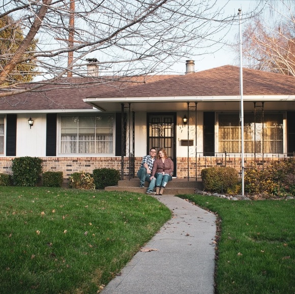 Check out my closet! - Picture 3 of 6